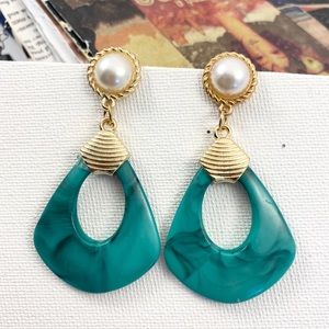 Gold Tone Turquoise Pearl Drop Cutout Earrings (G)